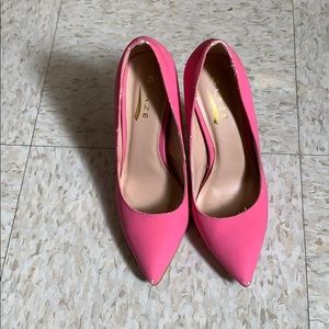 Pointy toe pink heels